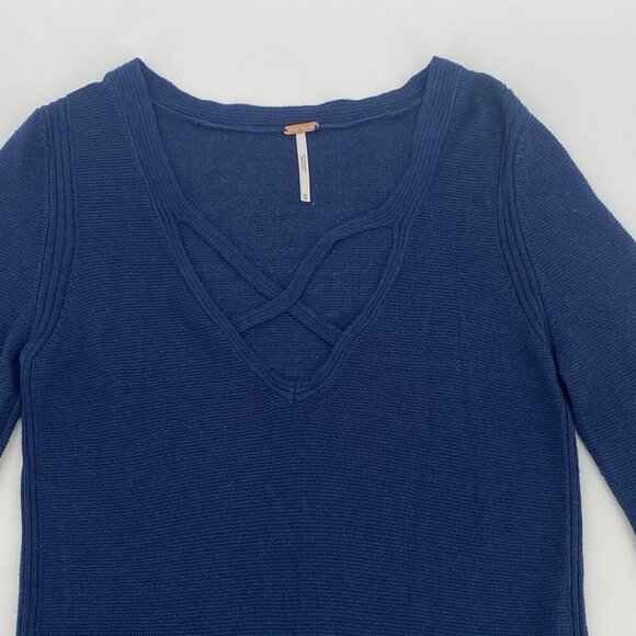 Free People Side Slit Bell Sleeve Tunic Top Size XS Blue Knit Rayon Boho - Picture 3 of 12